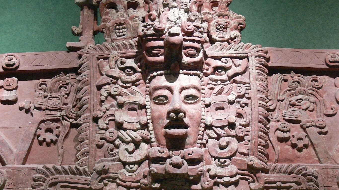 Maya-Maske by Wolfgang Sauber