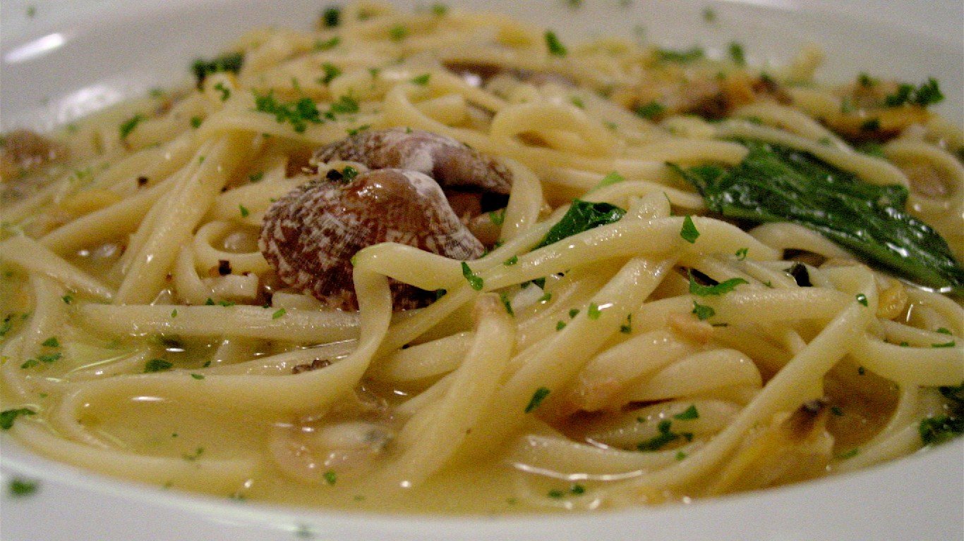 Linguine alle Vongole by Larry Hoffman