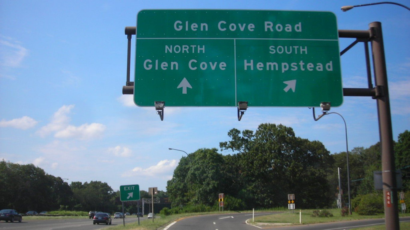 Glen Cove Road - Long Island, ... by Doug Kerr