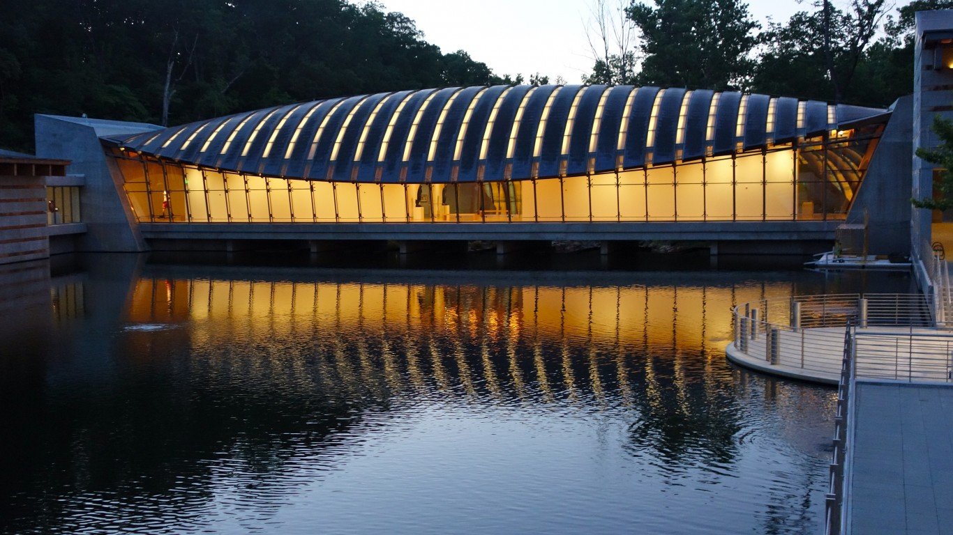 Crystal Bridges Museum of Amer... by Kevin Dooley