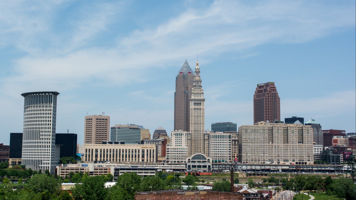 skyline - Cleveland Ohio by Tim Evanson