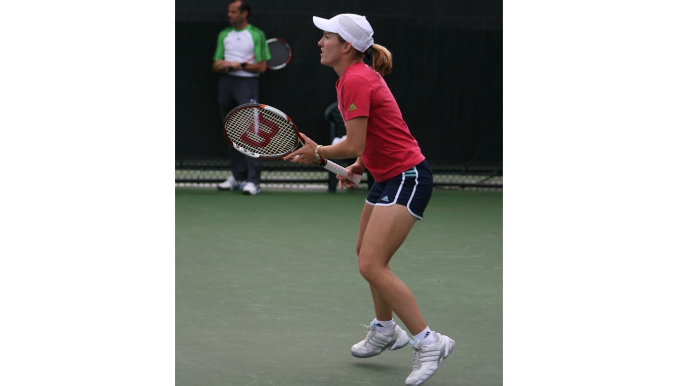 Justine Henin Miami (cropped).jpg by AndonicO at English Wikipedia
