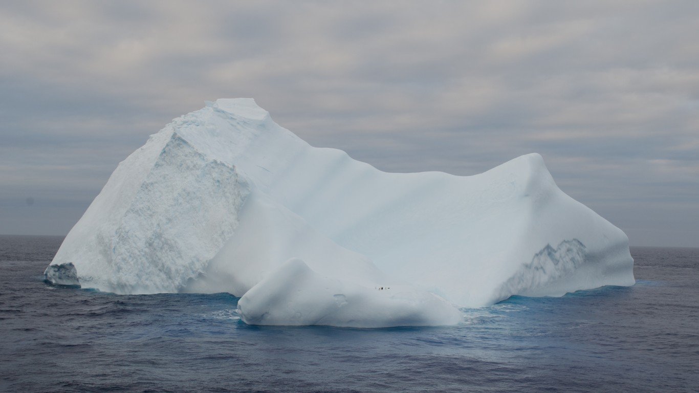 Iceberg by gregpoo
