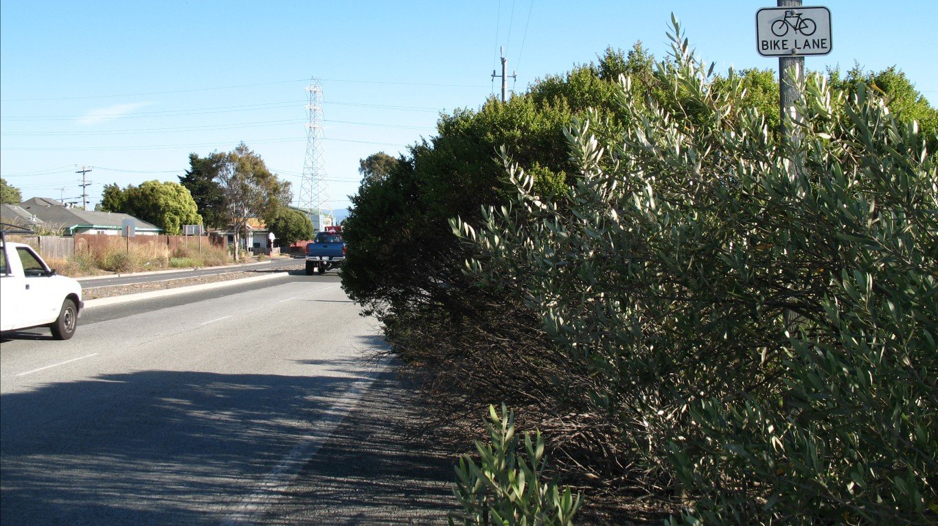 East Palo Alto bike lane by Richard Masoner / Cyclelicious