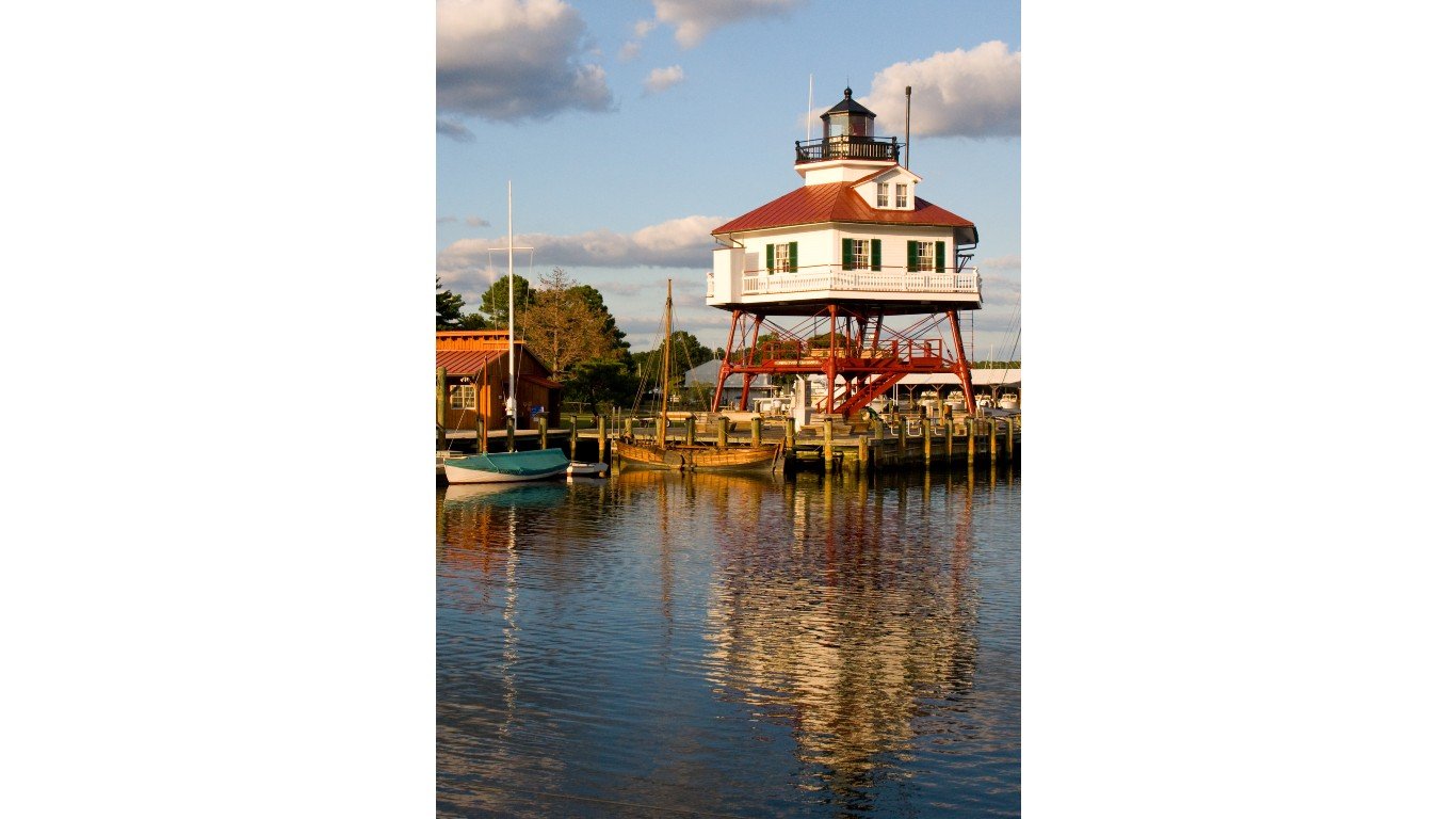 Drum Point Light, wide (21611643621) by Preservation Maryland