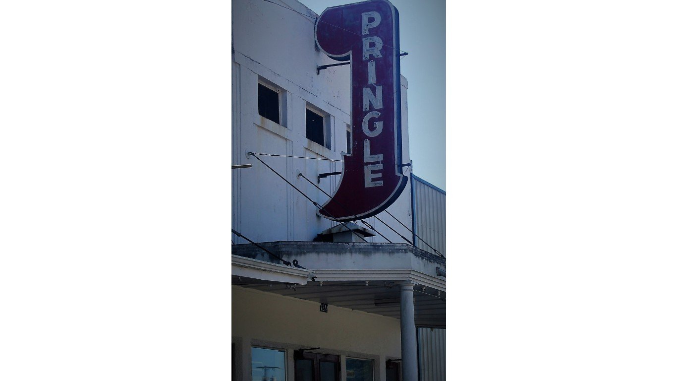 Closed Pringle Theatre in Glenmora, LA IMG 0152 by Hot Furnace