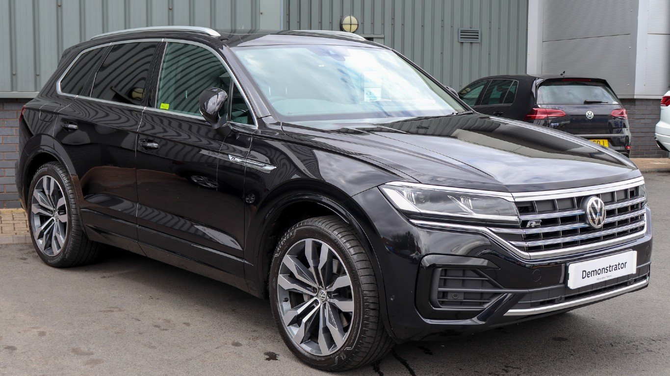 2018 Volkswagen Touareg V6 R-Line TDi Automatic 3.0 Front by Vauxford
