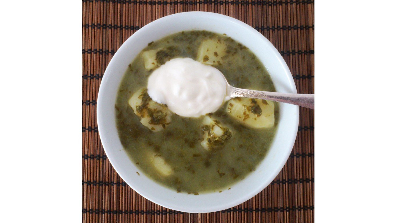 Green borscht spinach smetana by Off-shell
