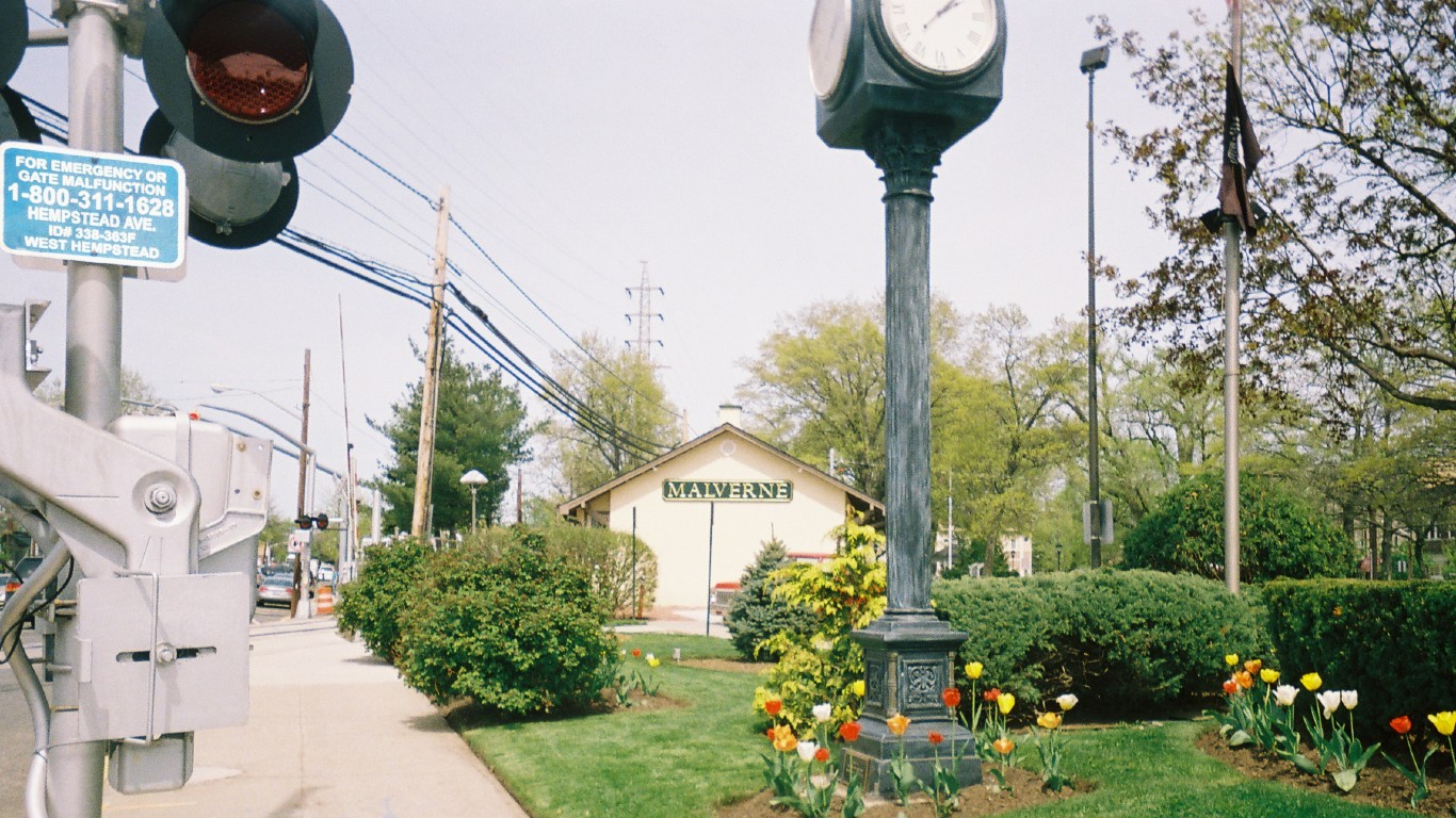 Malverne Station from Hempstead Avenue crossing by DanTD