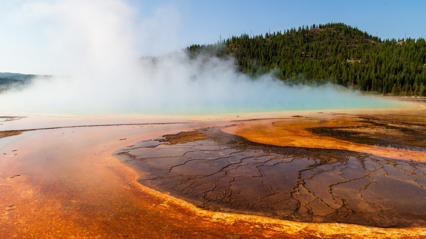 Grand Prismatic Spring - Yello... by Andrew Parlette