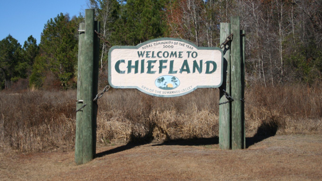 Chiefland, Florida by Richard Elzey