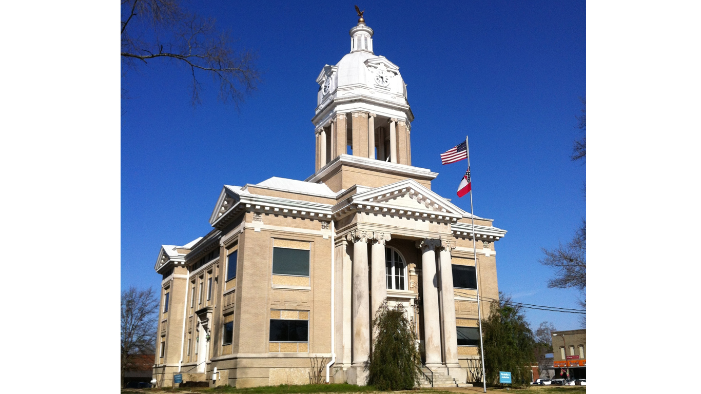 Chickasaw County Courthouse by Cohee