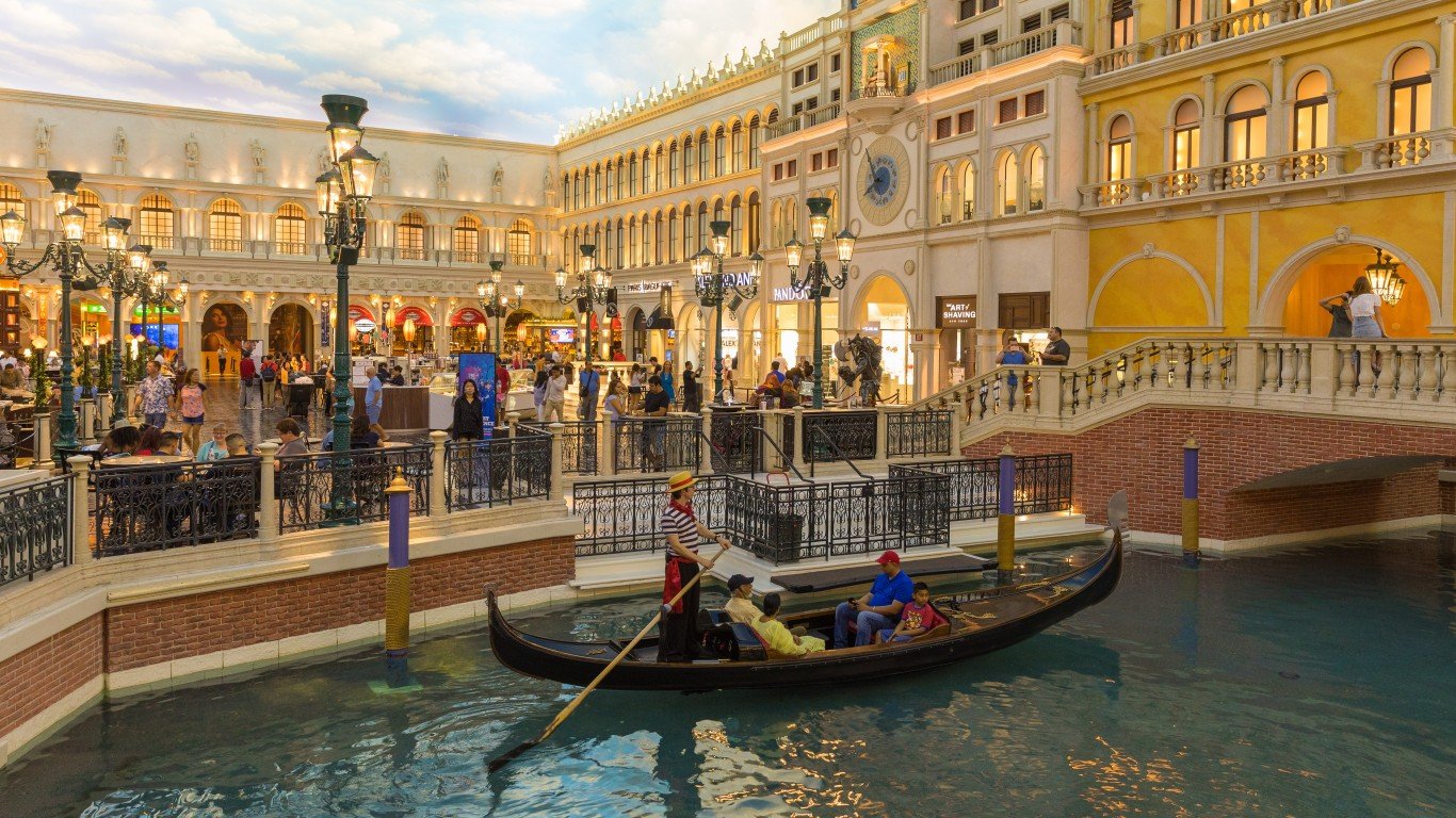 The Venetian by wikiphotographer