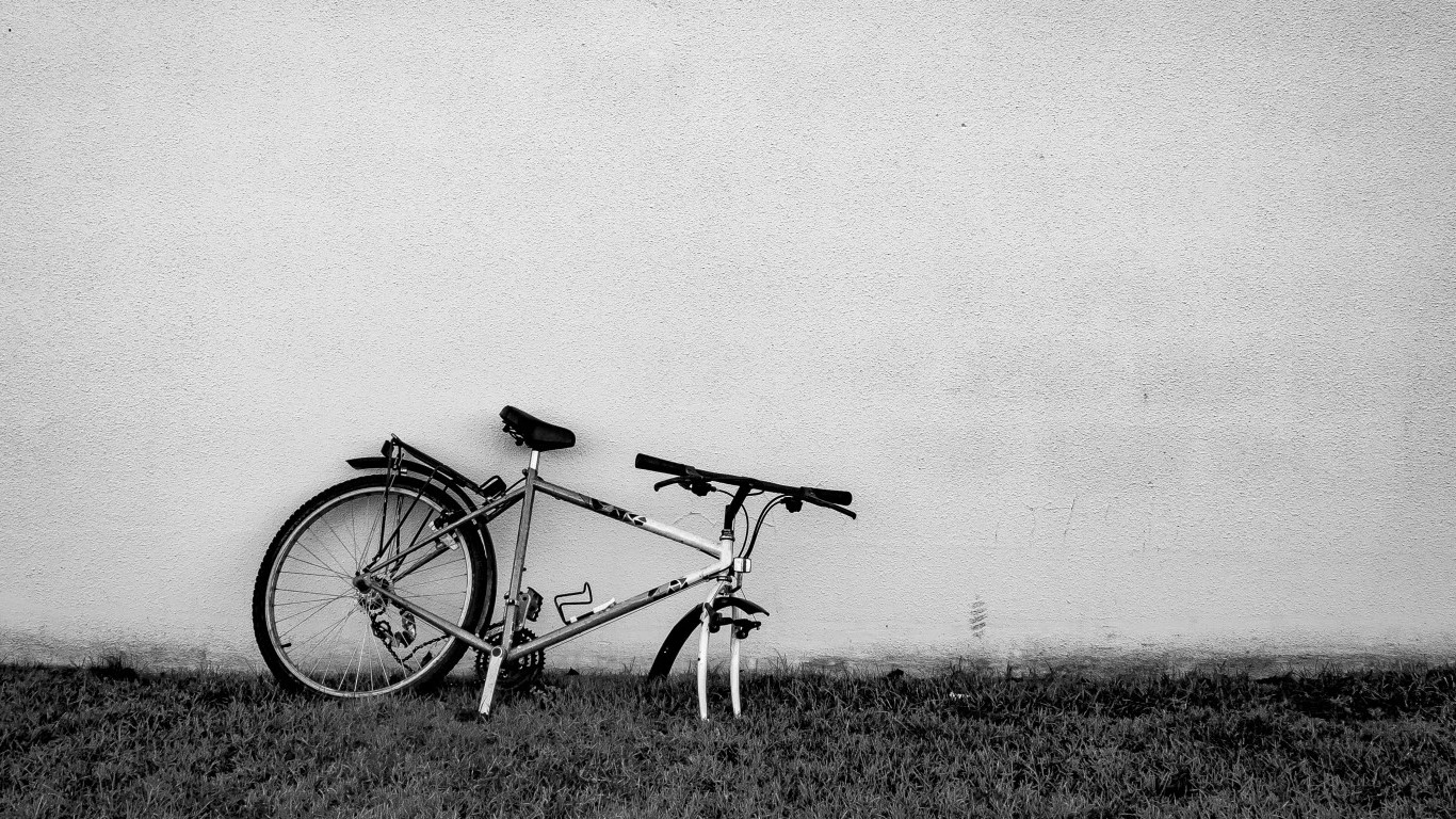 abandoned bicycle