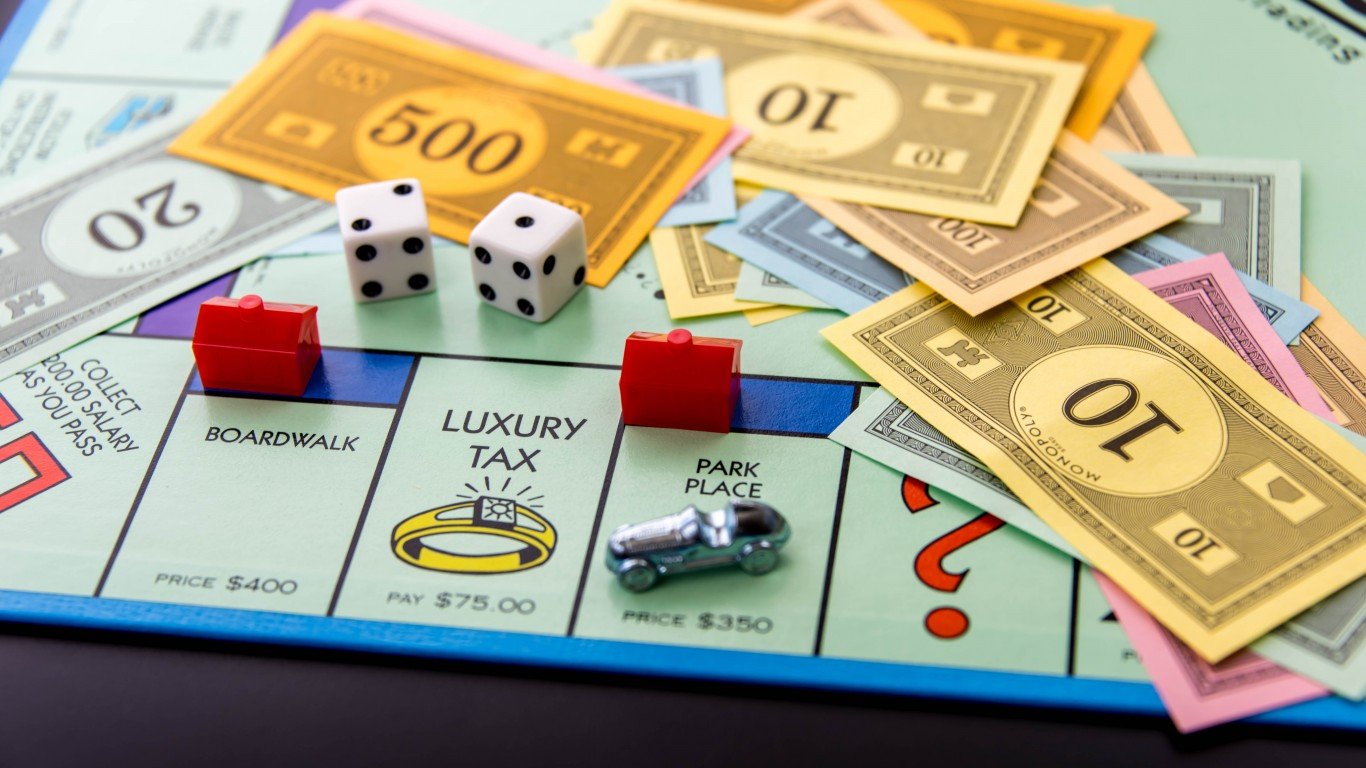 The Best-Selling Board Games of All Time, Ranked (Infographic)