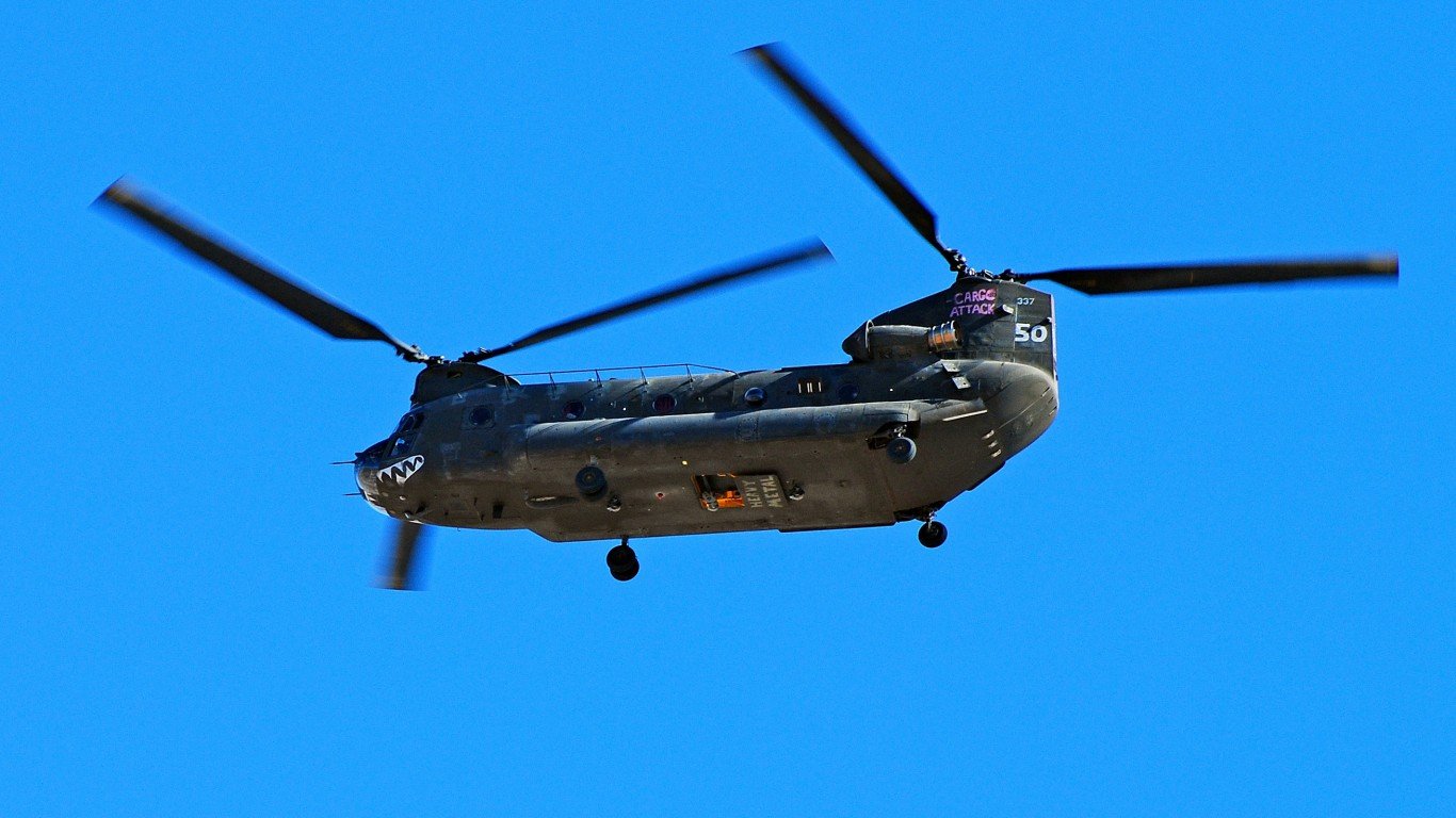 Boeing CH-47 Chinook helicopte... by Tomu00c3u00a1s Del Coro