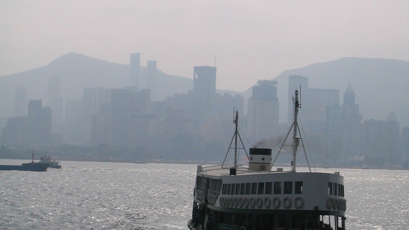 Hong Kong Air Pollution by Adrian F
