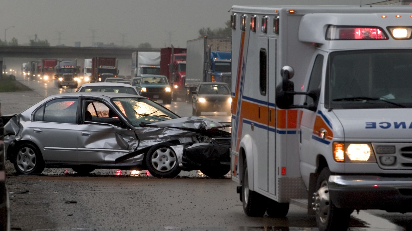 Multiple-vehicle collision - Wikipedia