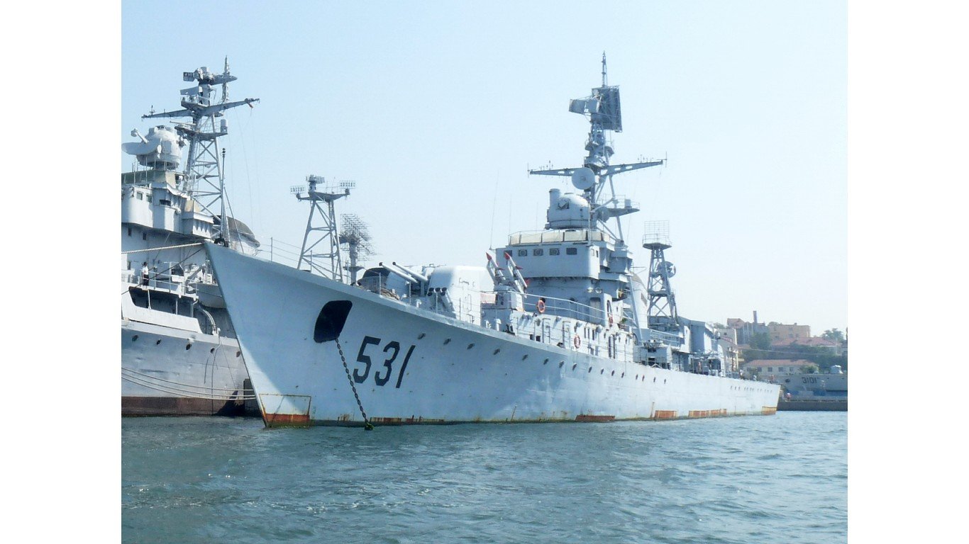053K (531) frigate in Qingdao Chinese Navy Museum 2011 by u5f20u5c55u901a