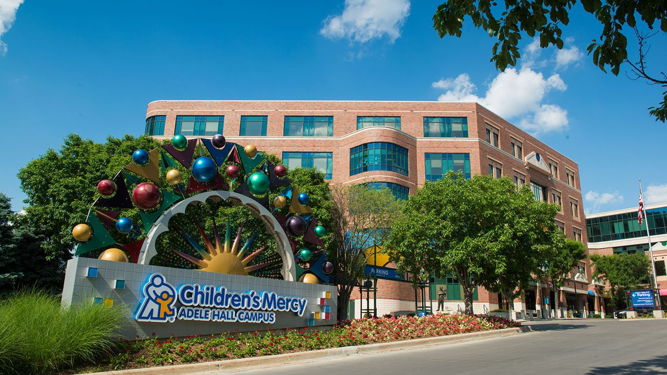 Childrens Mercy Hospital Adele Hall Campus, Kansas City, Mo., 2014 by ShawnCMH