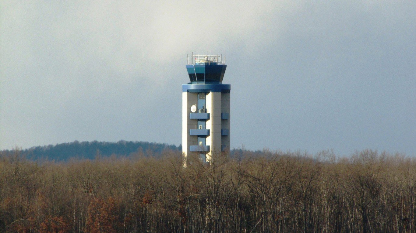 Bradley International Airport by redlegsfan21