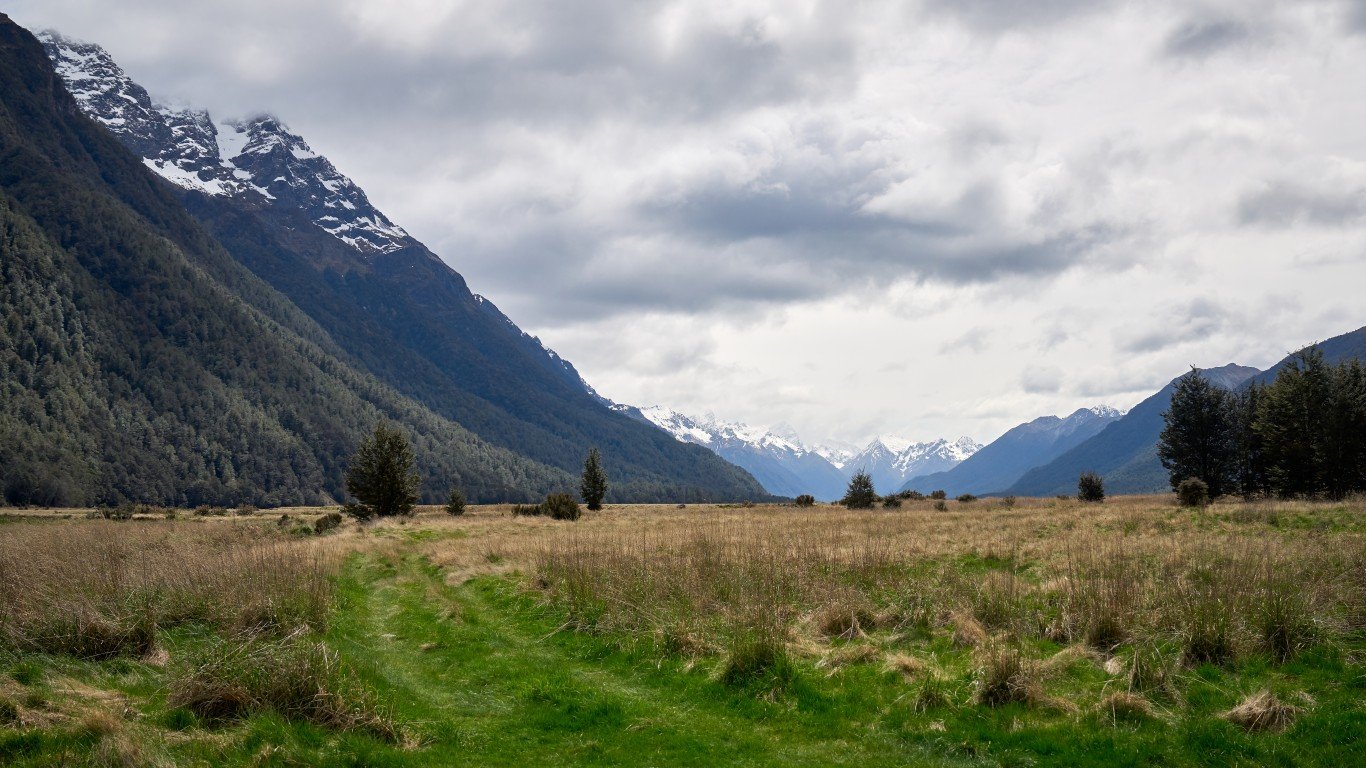 New Zealand landscape by Pedro Szekely