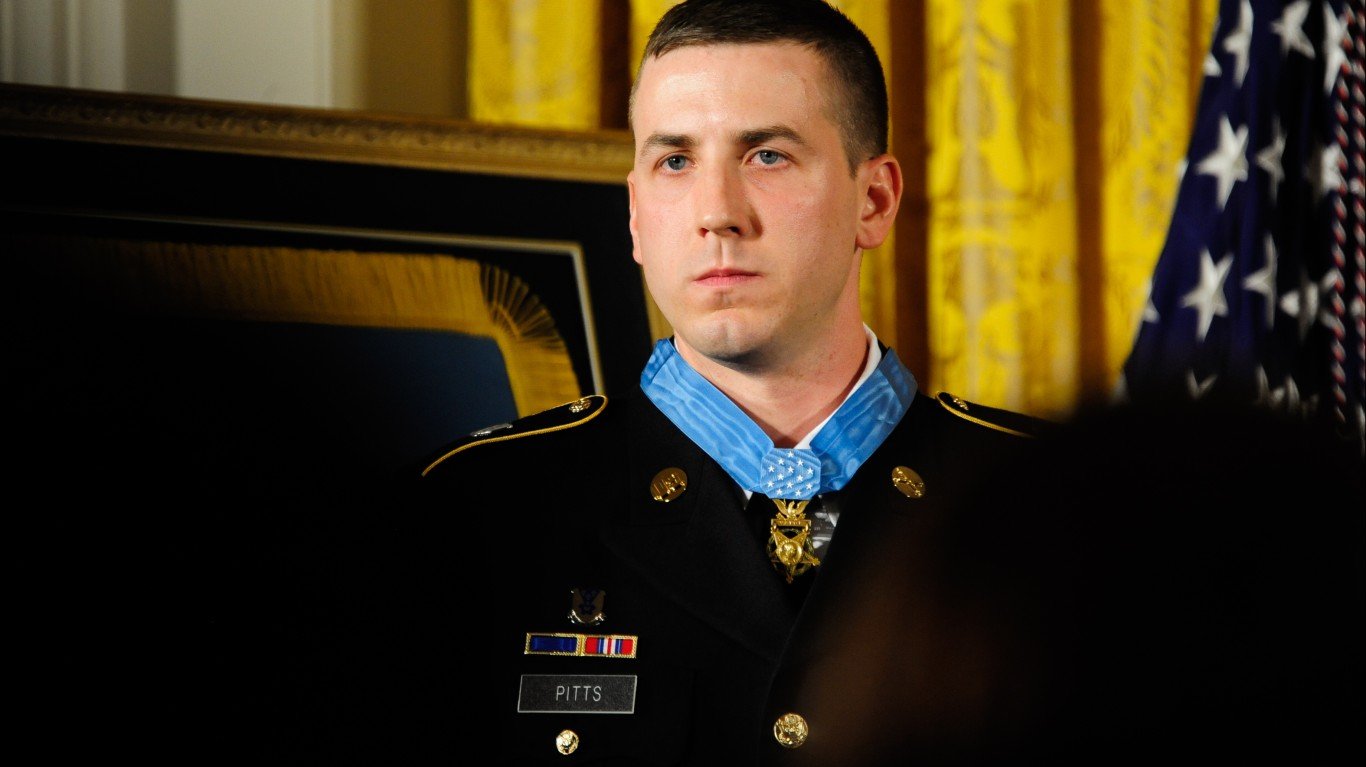Donning the Medal of Honor by @USArmy