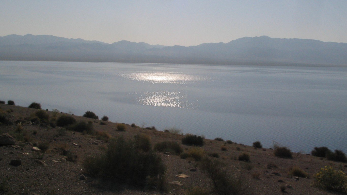 Walker Lake, Nevada by Ken Lund