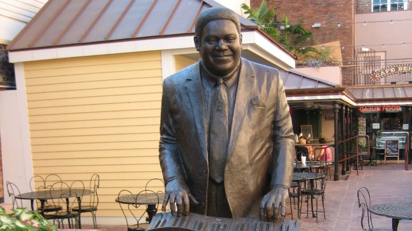 Fats Domino Statue by Infrogmation of New Orleans