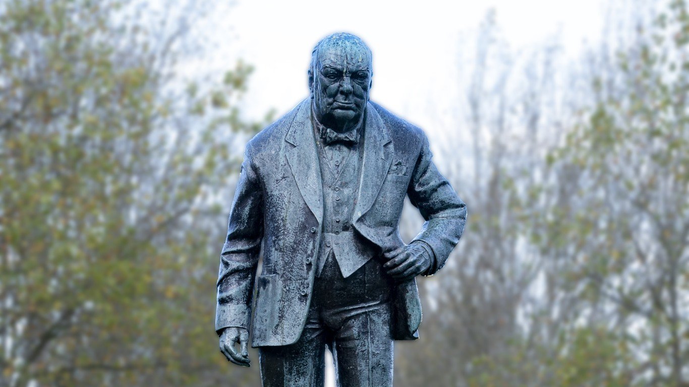 Winston Churchill Statue, Wood... by Simon