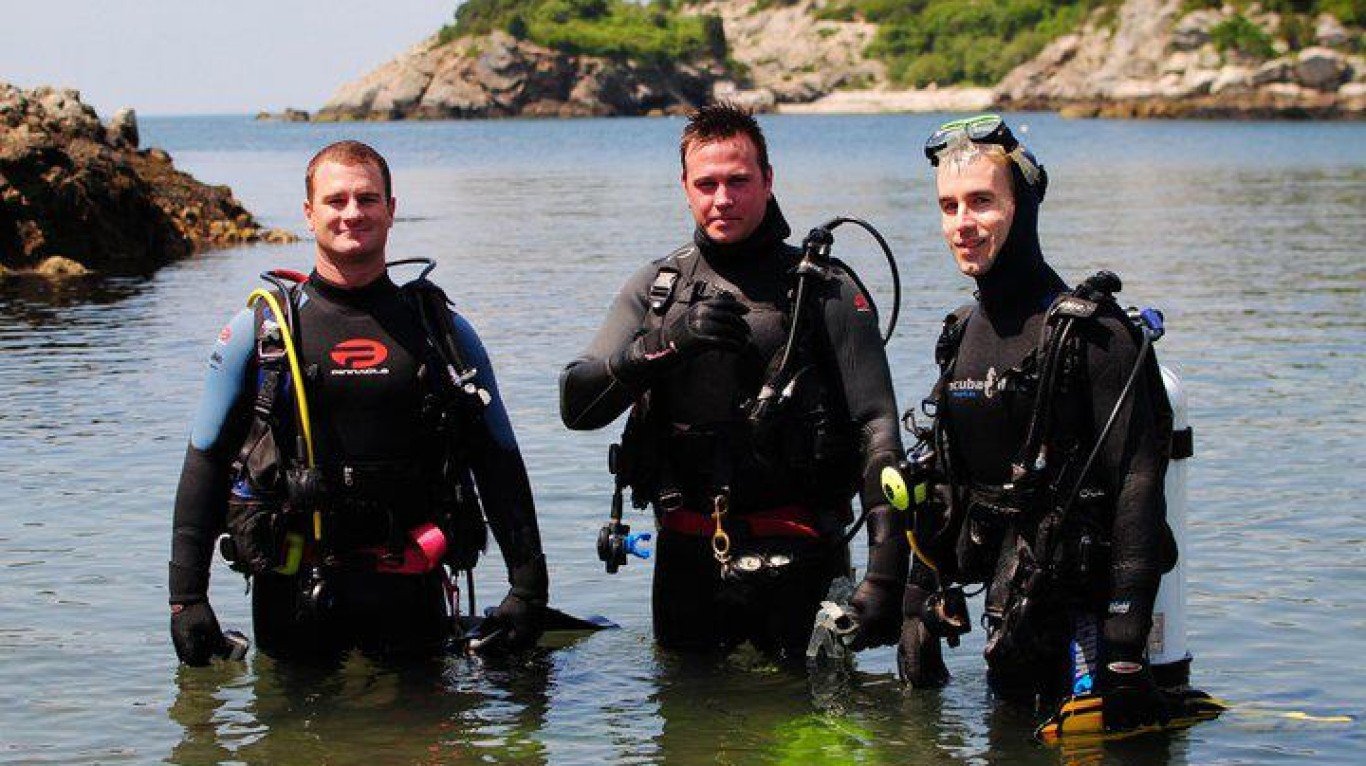 Cold-water SCUBA training, Gro... by cohÃ¦rence *