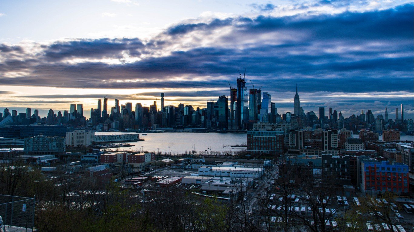 Manhattan skyline by Maria Eklind