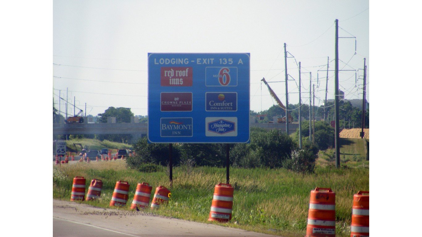 Madison Lodging Exit 135A - panoramio by Corey Coyle