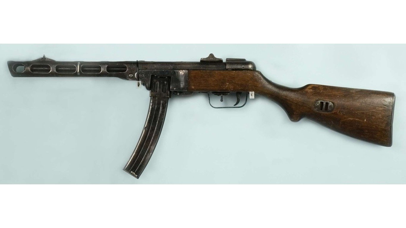PPSh-41 with box magazine 1942... by Swedish Army Museum