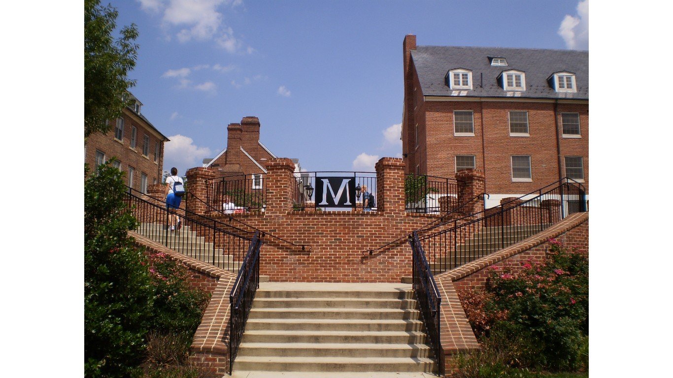 UMD stairway by Bgervais
