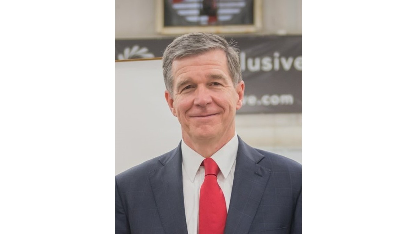 Gov. Cooper Cropped by NCDOTcommunications