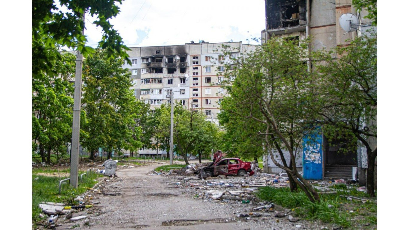 Northern Saltivka after battle for Kharkiv by u0410u0440u043cu0456u044fInform Licensing