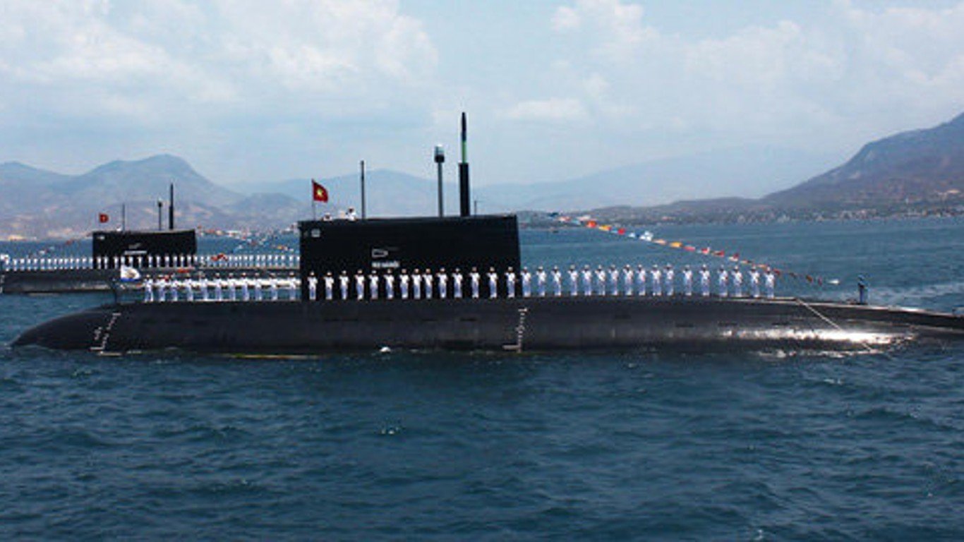 Kilo Vietnam Submarine by Trinhvan21