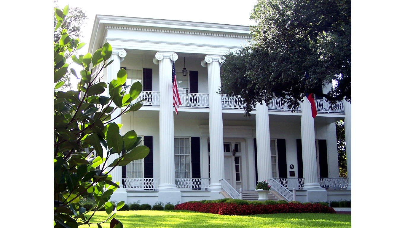 Texas governors mansion by Larry D. Moore
