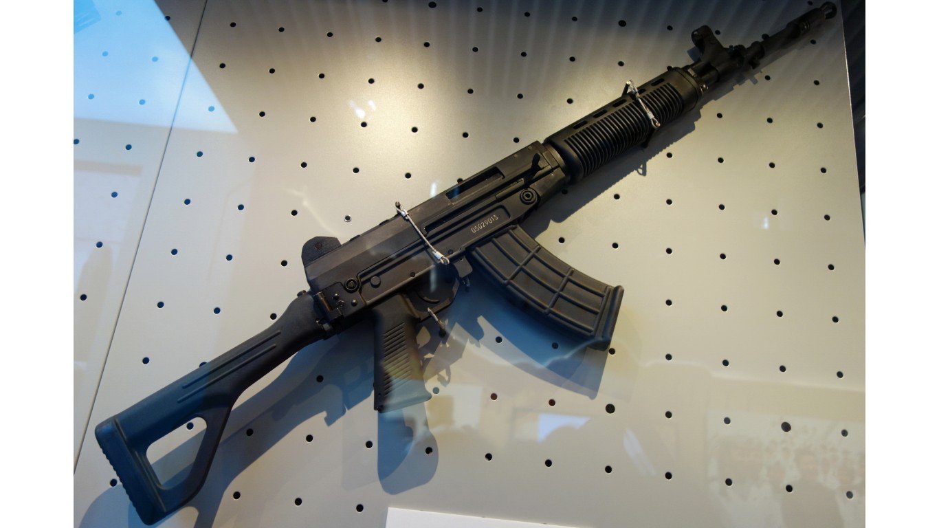 QBZ03 automatic rifle by Tyg728