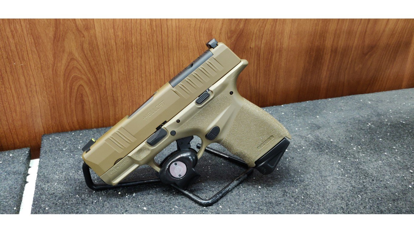 Springfield Armory Hellcat Desert FDE left side by Somers-all-the-time