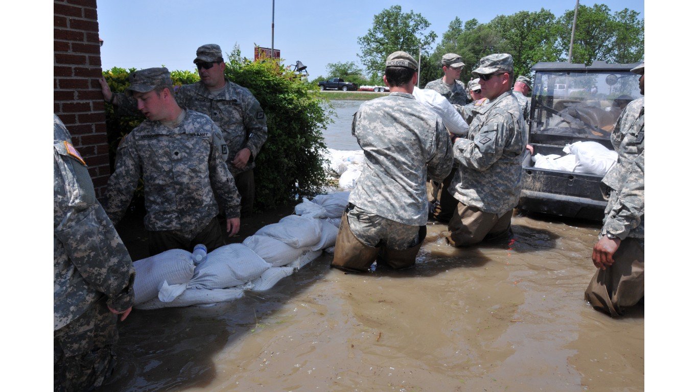 Flickr - DVIDSHUB - Arkansas Guard helps fight flood waters by DVIDSHUB