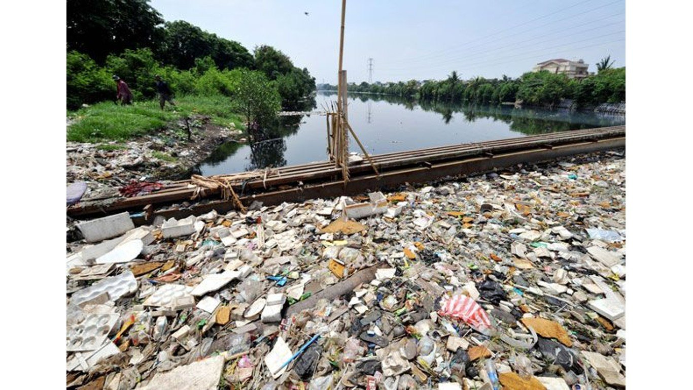 Citarum River pollution, 2009 by Chief