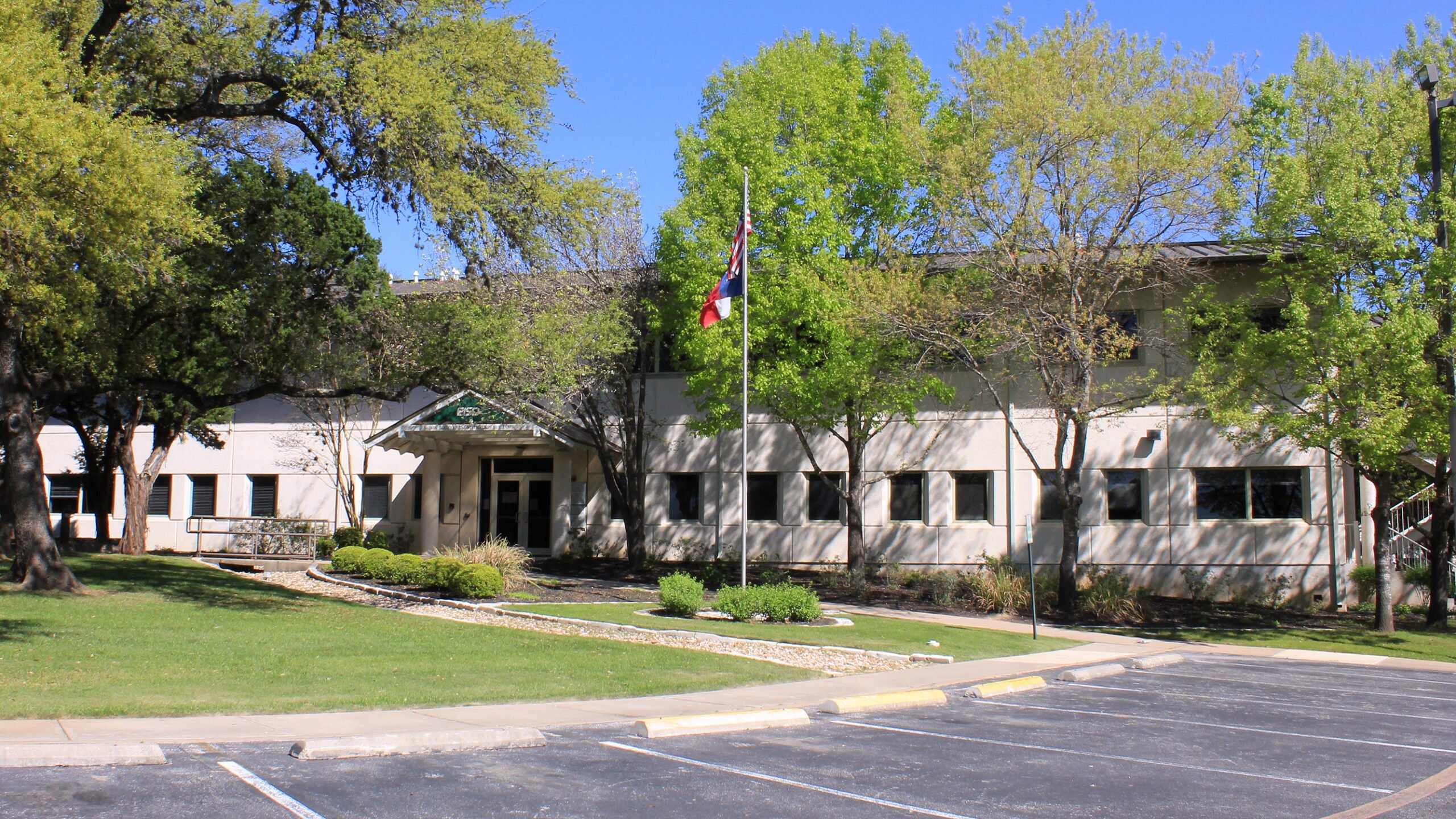 Eanes ISD Administration Building by Larry D. Moore