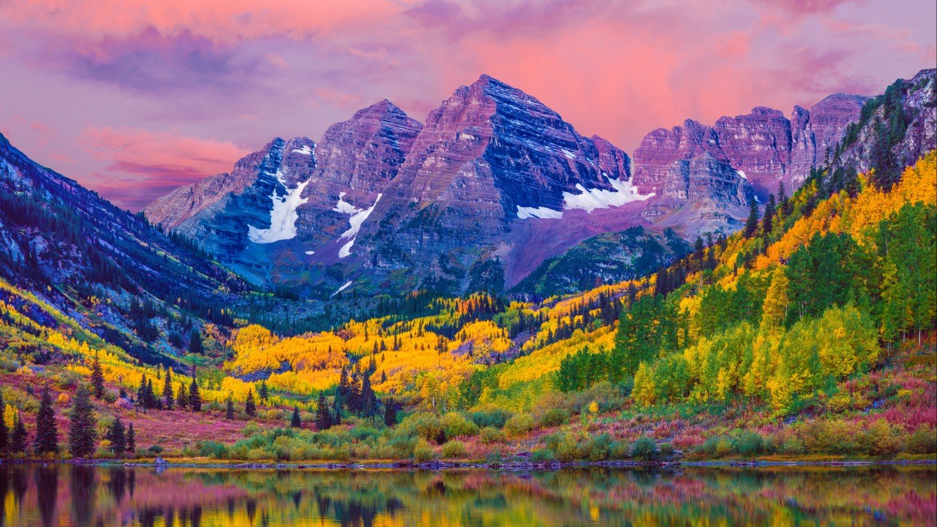 Colorado | Maroon Bells autumn aspen trees,lake reflections,Aspen Colorado