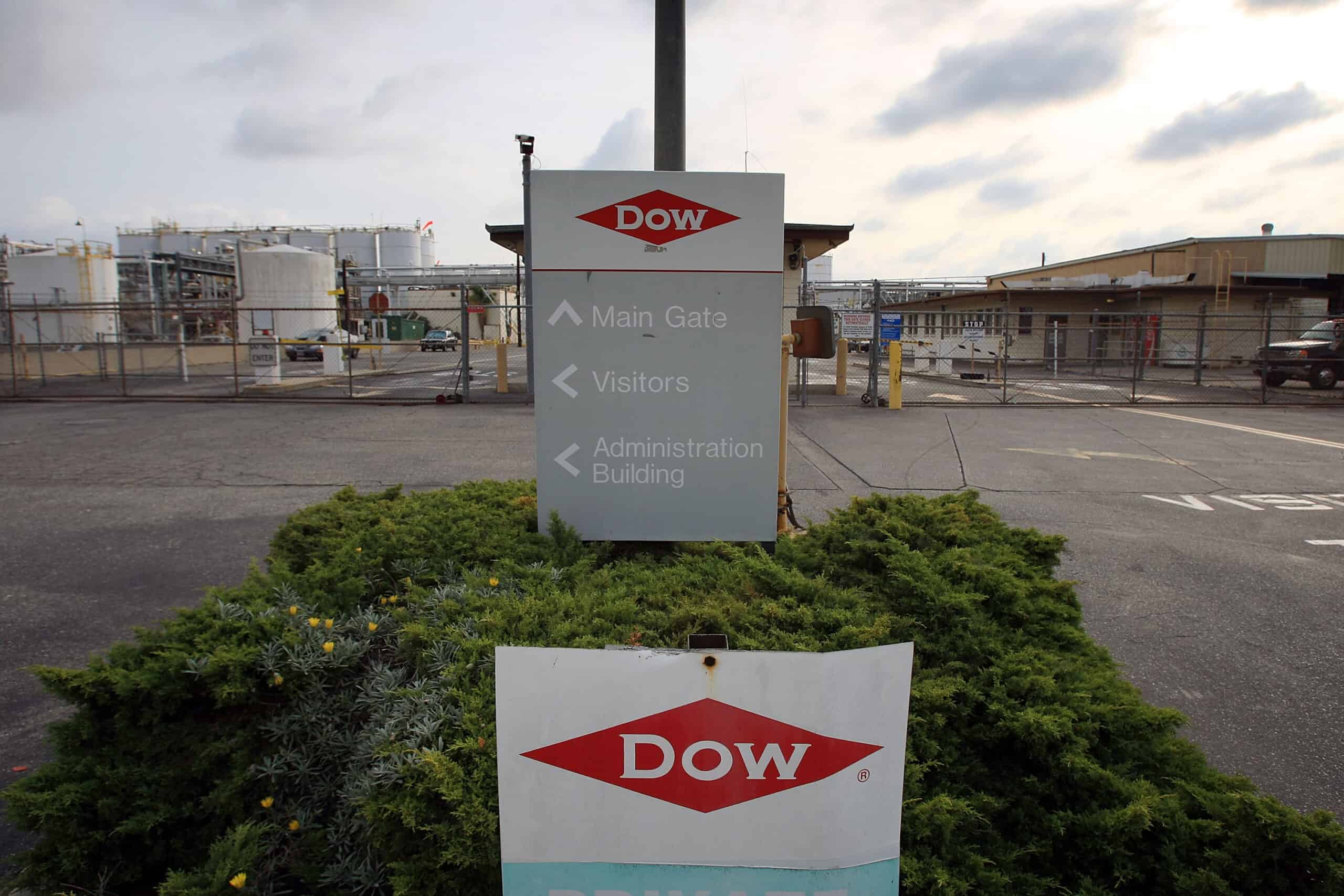 Dow Chemicals Plans To Layoff 5,000 Employees