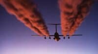 C-141+Starlifter | C-141_Starlifter_contrail