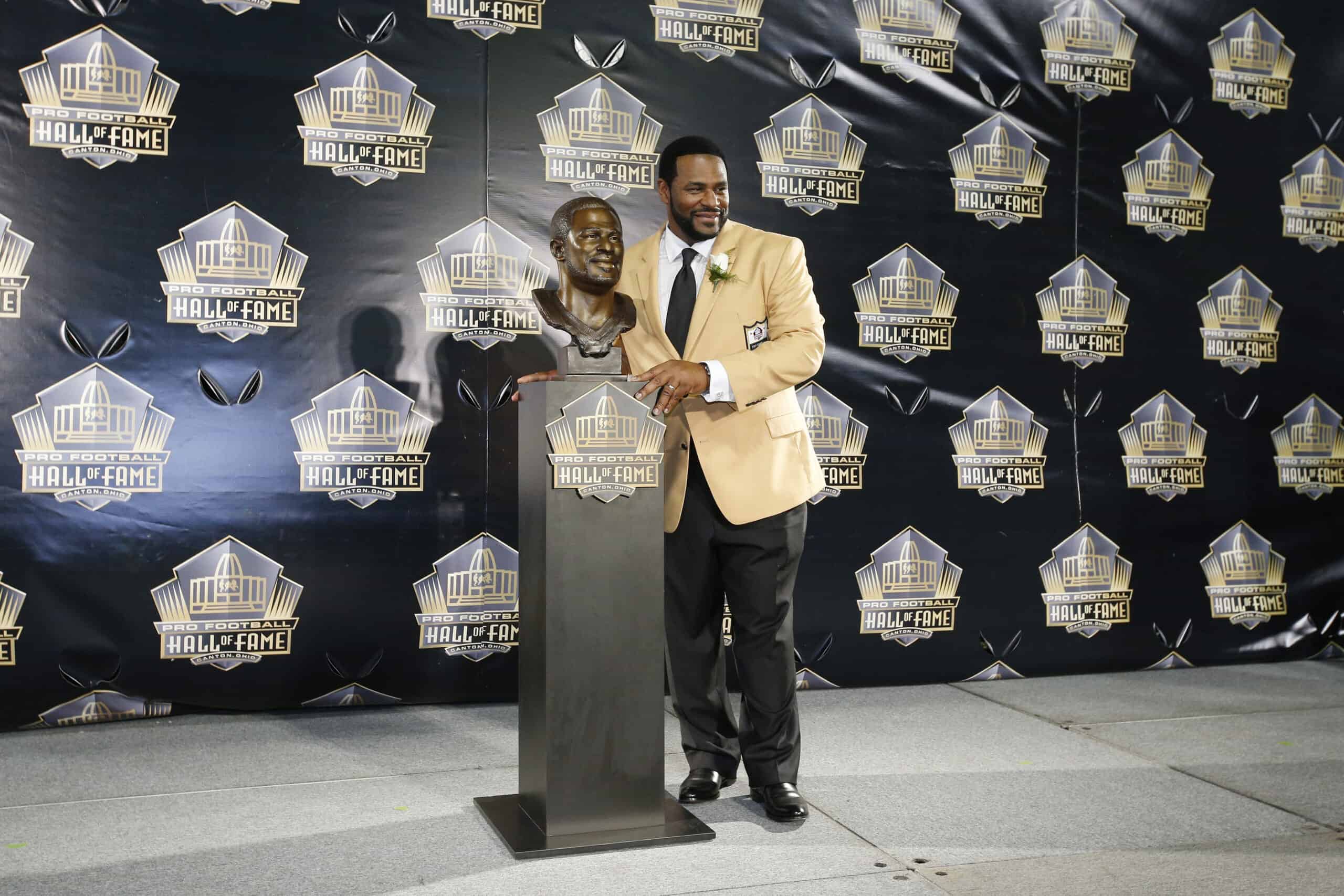 CANTON, OH - AUGUST 8: Jerome Bettis poses with his bust during the NFL Hall of Fame induction ceremony at Tom Benson Hall of Fame Stadium on August 8, 2015 in Canton, Ohio. (Photo by Joe Robbins/Getty Images)