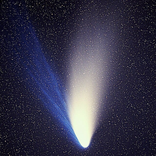 Comet Hale-Bopp 1995O1 by E. Kolmhofer, H. Raab; Johannes-Kepler-Observatory, Linz, Austria