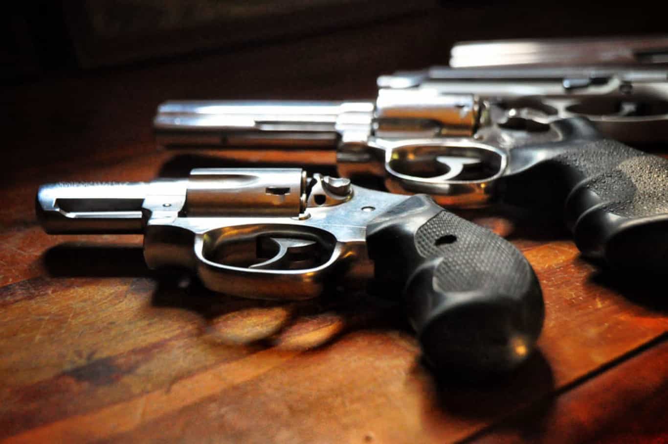 Gun Play, Arkansas by Rod Waddington